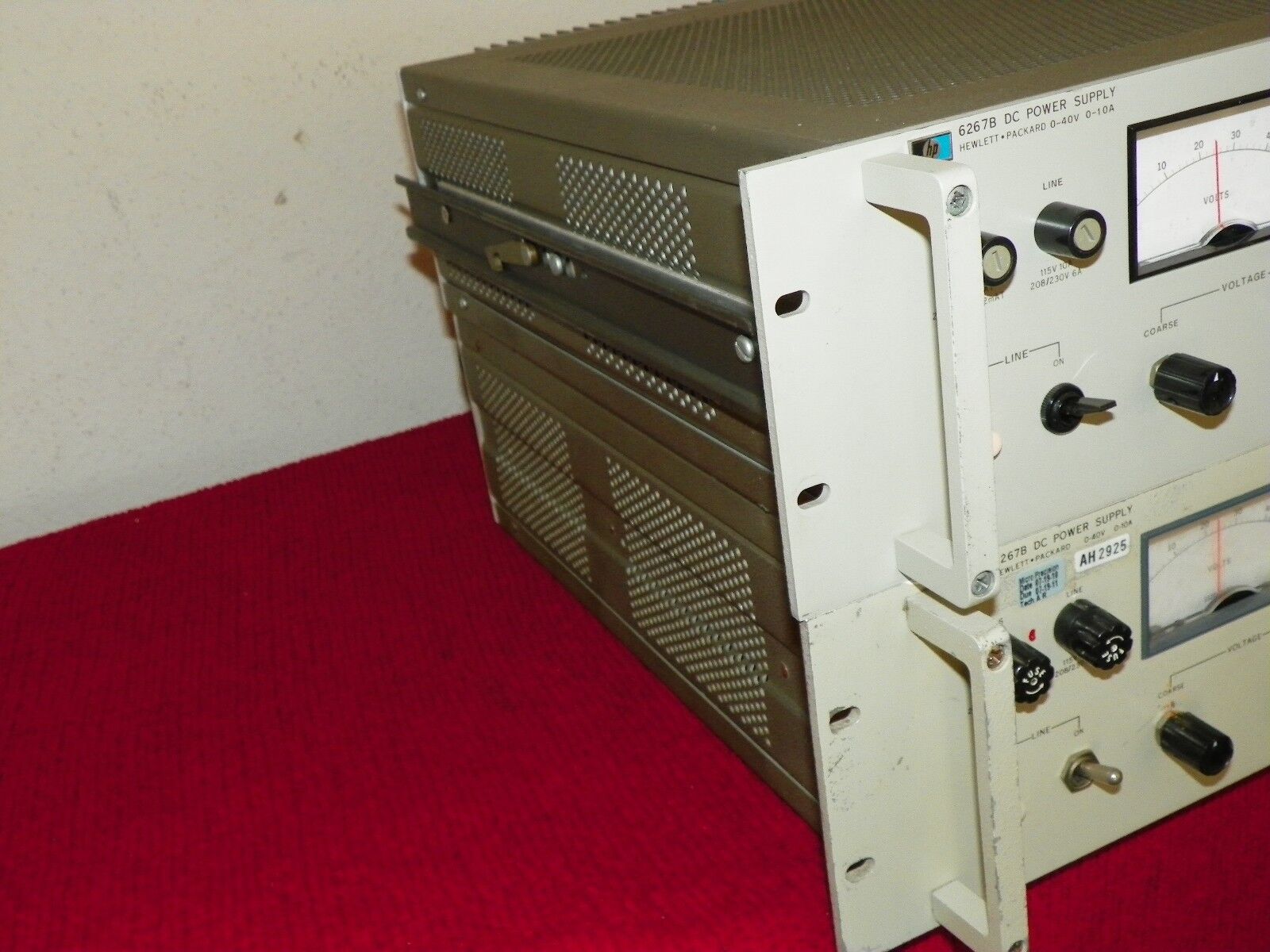 Agilent HP 6267B DC power supply 40 Volts at 10 Amps Agilent HP 6267B DC power supply 40 Volts at 10 Amps